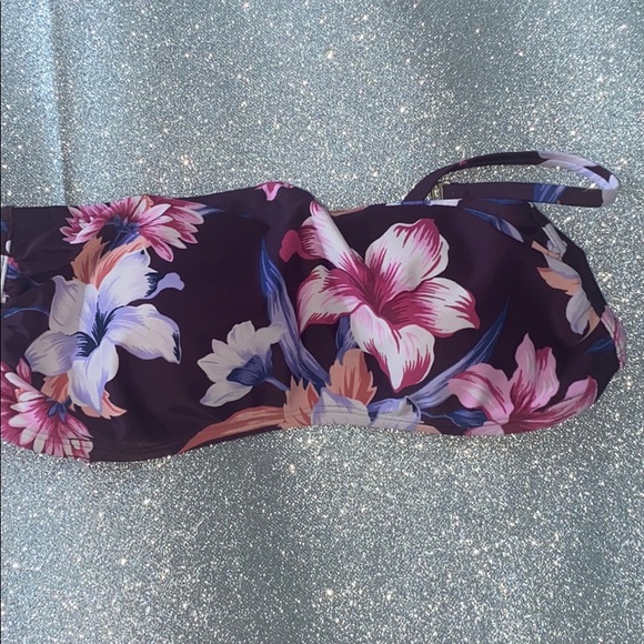 2 piece Swimsuit. Bottoms size M(8-10). Top M(8-10 - Picture 2 of 4